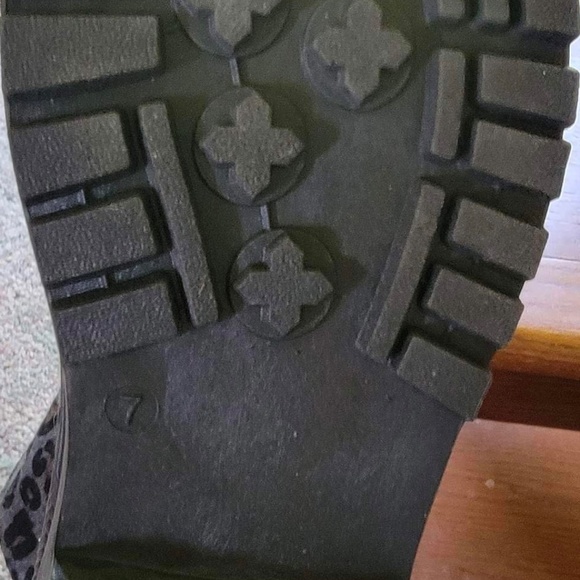 In Charge Boot - Picture 7 of 7